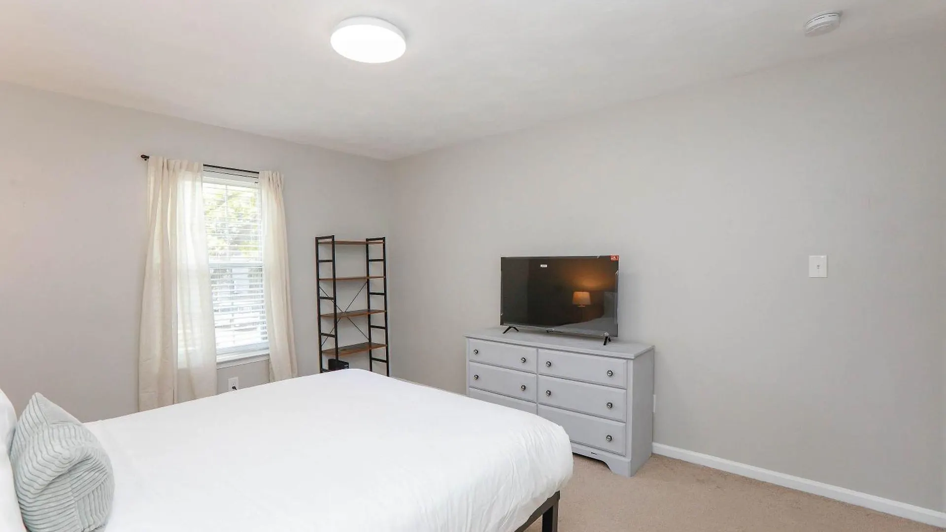 Sojourn Family Home Sleeps 6 Norfolk 0*,  USA